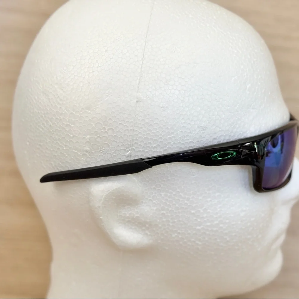Oakley Canteen polarized sunglasses